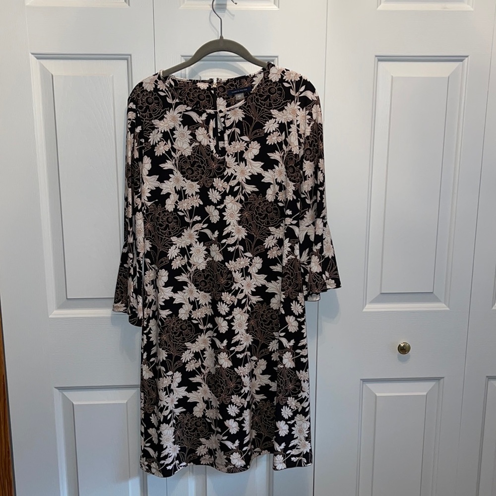 Tommy Hilfiger keyhole bell sleeved floral dress